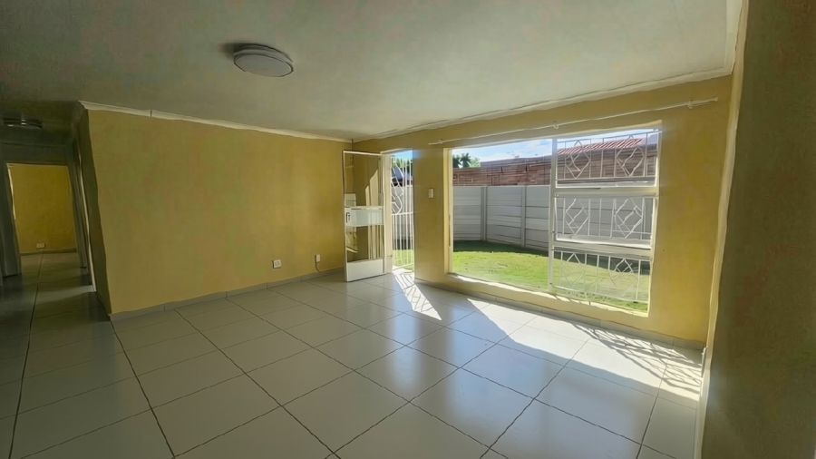 To Let 3 Bedroom Property for Rent in Riebeeckstad Free State